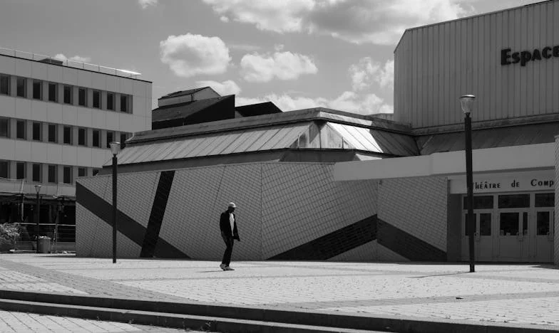 Кога Тројца Станаа Премногу: Мојата Борба за Семејството и Себеси