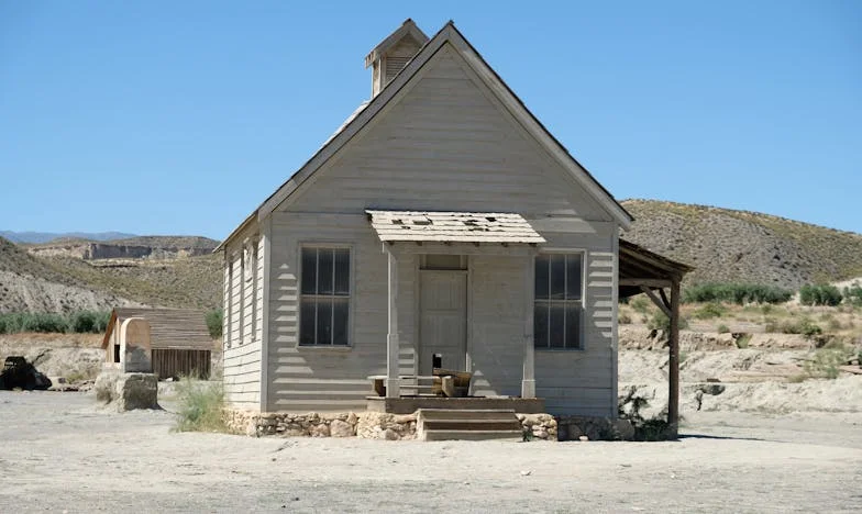 Маж ми се врати кај мајка му: Пролетното чистење што ја разниша нашата брачна хармонија