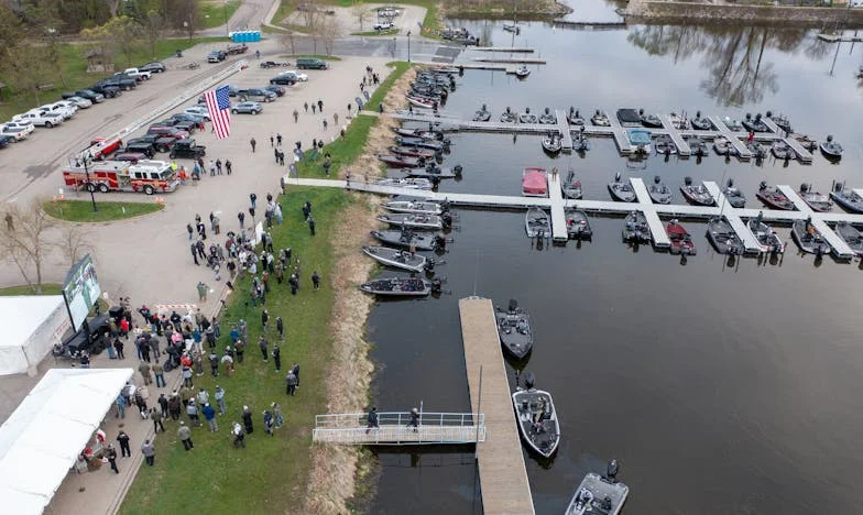 Златниот Прстен и Тежината на Тишината: Исповед на една Македонка