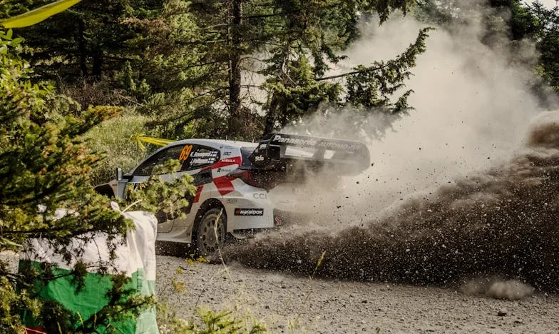 Između Dva Svijeta: Povratak u Selo ili Odlazak Zauvijek?