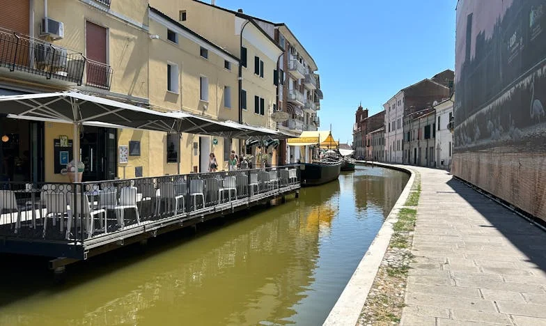 Kocka koja nas je slomila: Istina iza laži