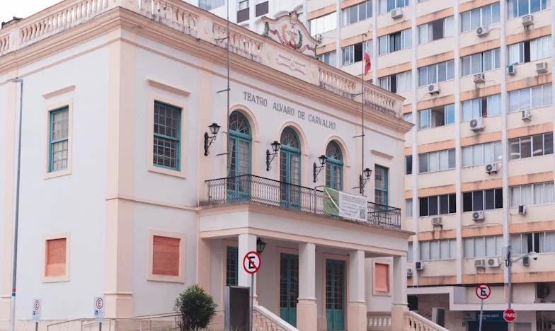 Vlak za Zagreb: Priča o neočekivanom majčinstvu