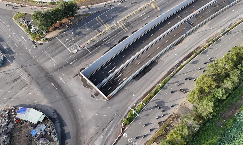 Ne žuri s udajom, Emina: Bijeg iz tuđih očekivanja