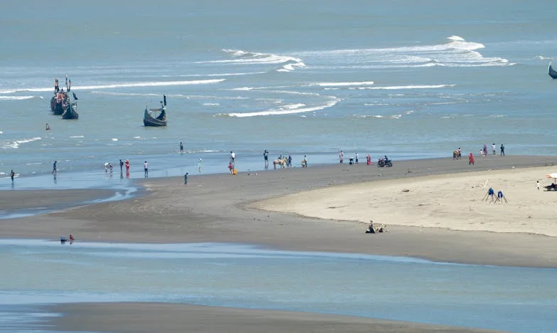 Bijeli omot na pragu: Kad prošlost pokuca na vrata