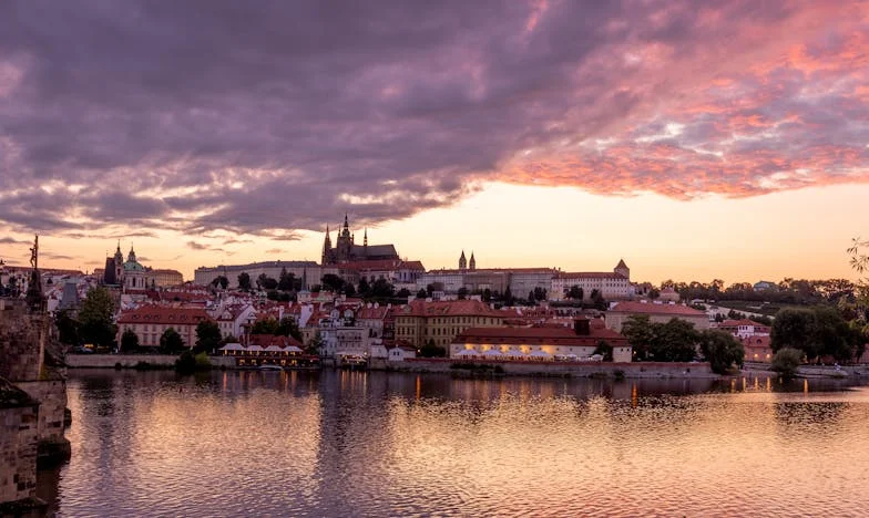 Između dvije vatre: Kako sam pronašla snagu u vjeri kad je sve pucalo