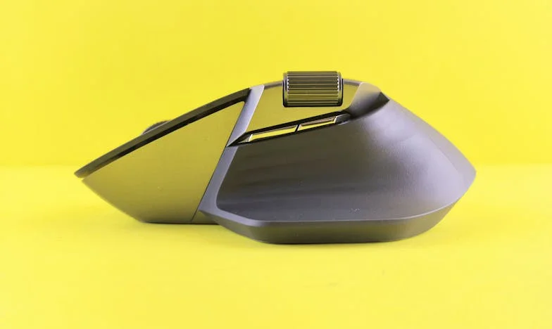 Kad Zvono Zazvoni Bez Najave: Priča o Granicama i Porodici