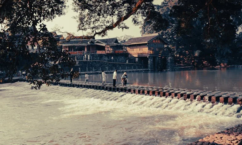 Baka Mi Prisiljava Da Dijelim Stan S Bratom: Prava Istina Iza Zatvorenih Vrata