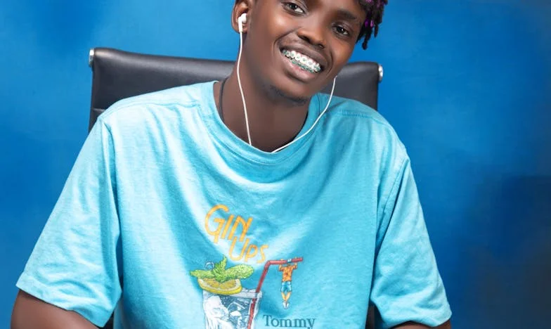 Između Dva Doma: Priča o Lojalnosti i Gubitku