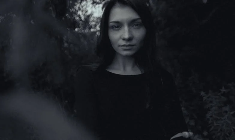 Kada su došli s koferima – priča o jednoj garsonijeri i granicama ljubavi