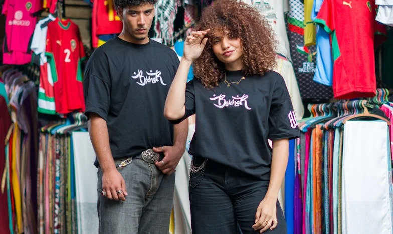 Moj muž me ostavio zbog druge žene. Petnaest godina kasnije, pokucao je na moja vrata tražeći pomoć.