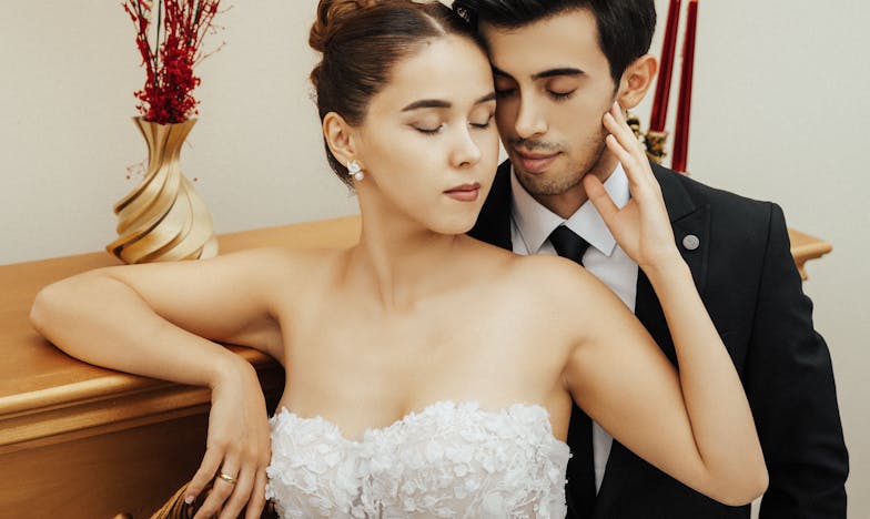 Moj sin želi oženiti susjedu, a ja to ne mogu prihvatiti – ispovijest jedne majke