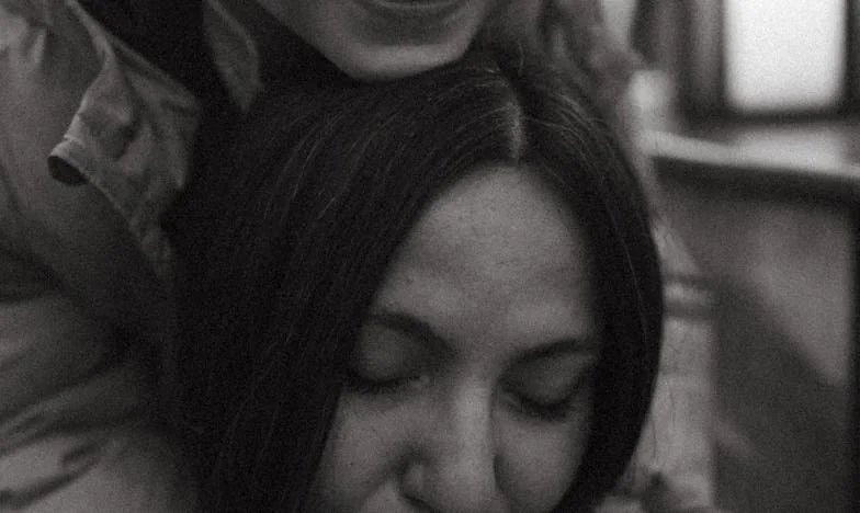 Obitelj iza zida: Helena i tajna koja mijenja sve