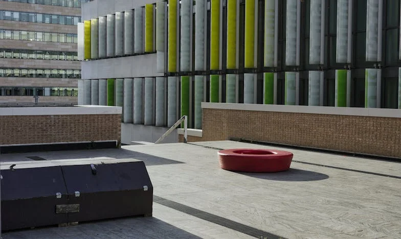 Sjena iza osmijeha: Priča o majci, blizancima i obiteljskoj tišini