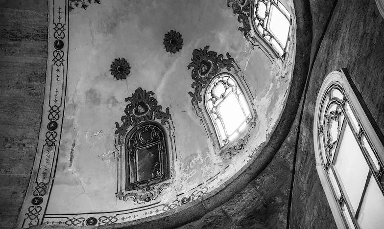 Svekrvin Stol: Kad Dom Više Nije Tvoj