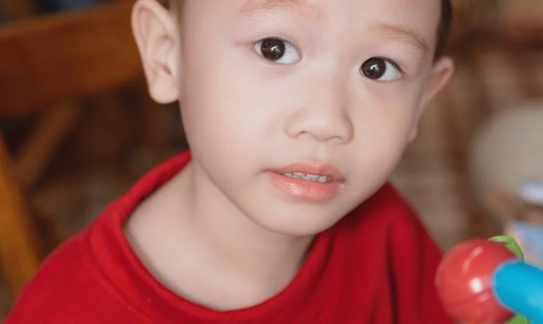 Između Dva Doma: Priča o izgubljenoj kćeri i obitelji na raskršću