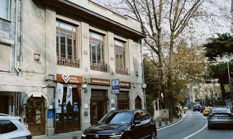 Kad ljubav ne bira godine: Sinova odluka koja je podijelila obitelj