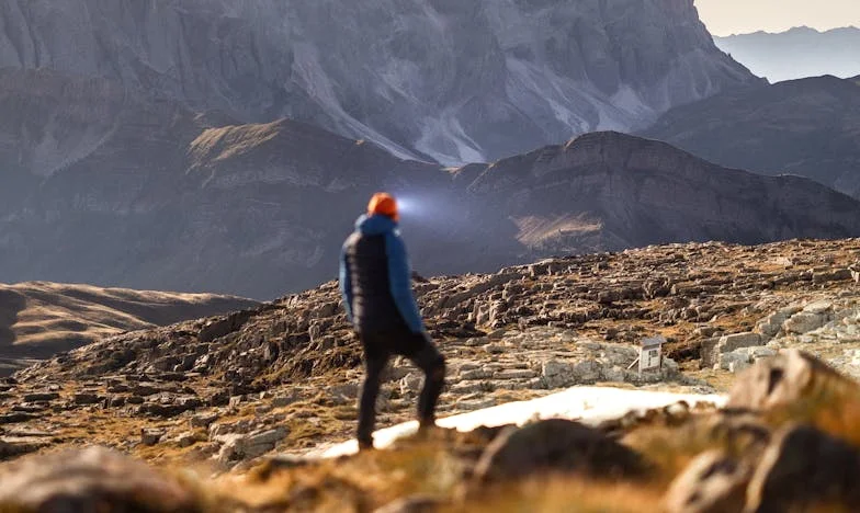 Kad majka zove u zoru – Priča o ljubavi, kontroli i izborima