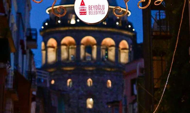 Poruke na muževljevom mobitelu: Između sumnje i oprosta