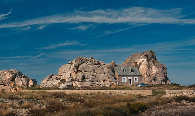 Razbijeni odrazi: Dvanaest godina laži