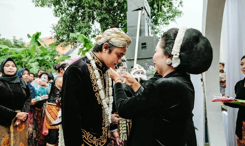 Kad Ljubav Boli: Kako Nas Je Ena Pokušala Rastrgati, a Mi Smo Ipak Ostali Zajedno