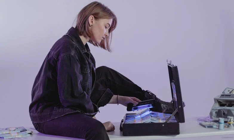 „Sve prepiši na moje ime! Zašto si joj vjerovao? Ona te vara!” – Moja borba za dom, kćer i dostojanstvo nakon muževljeve izdaje