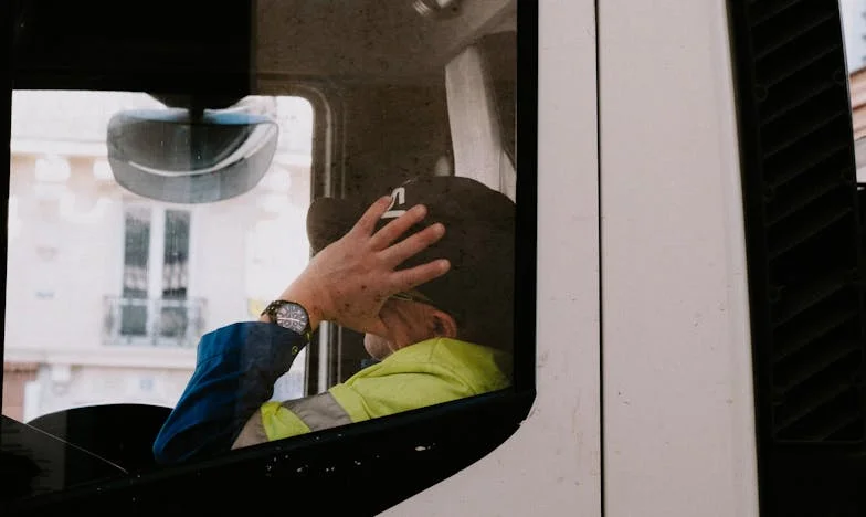 Zelena od Zavisti: Moja Borba s Očuhovom Pristranošću na Sestrinom Vjenčanju