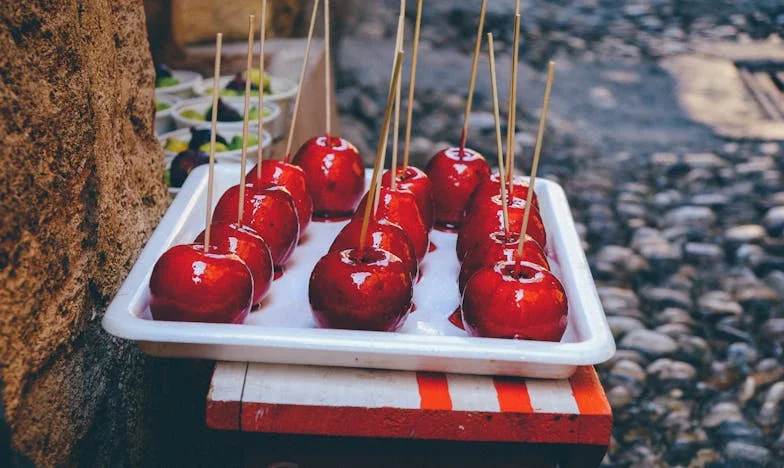 Žena koja nije postojala: Moj život u sjeni tuđih pogleda