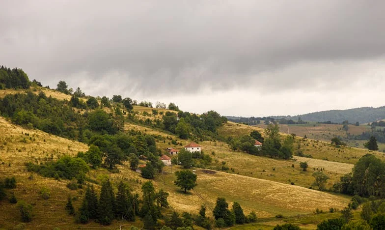 Żałuję, że zostawiłem żonę dla kochanki – Spowiedź mężczyzny o straconej rodzinie i braku drugiej szansy