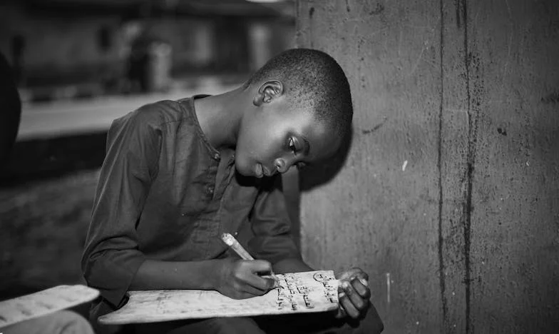 Dzwonek do drzwi w środku nocy – Teściowa zapłakana na progu: Kochanka okradła nas ze wszystkiego