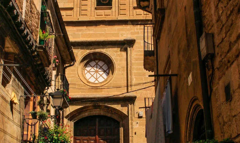 Kiedy Mama Staje się Współlokatorką: Opowieść o Granicach, Miłości i Wytrzymałości