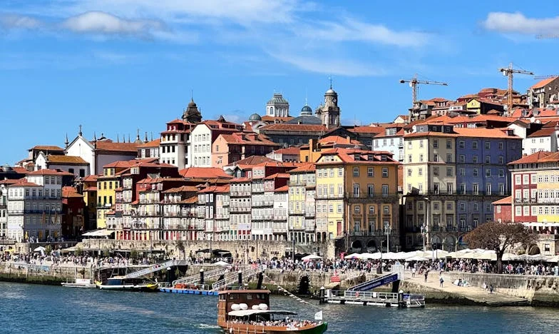 Małżeństwo z rozsądku: Gdy serce milczy, a życie wymaga decyzji. Moja historia Zosi i mnie.