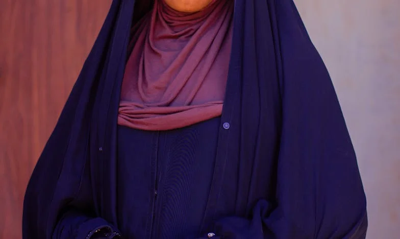 Między miłością a lojalnością: Jak odnalazłam siebie, gdy mój mąż wybrał rodzinę zamiast nas