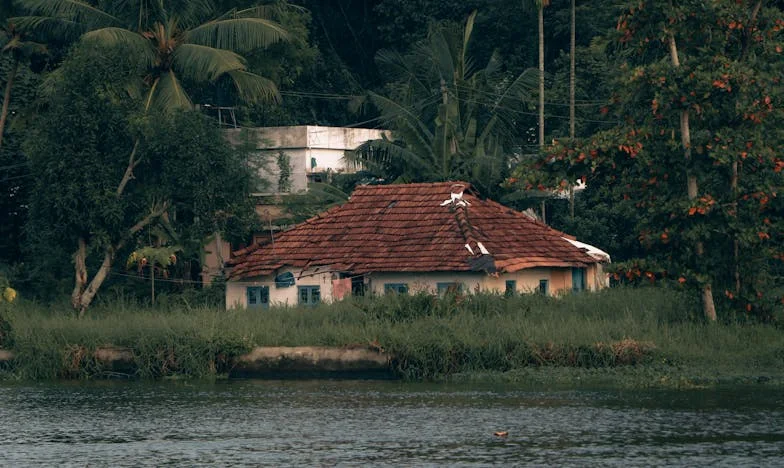 Między młotem a kowadłem: Życie z teściową, która nie potrafi odejść