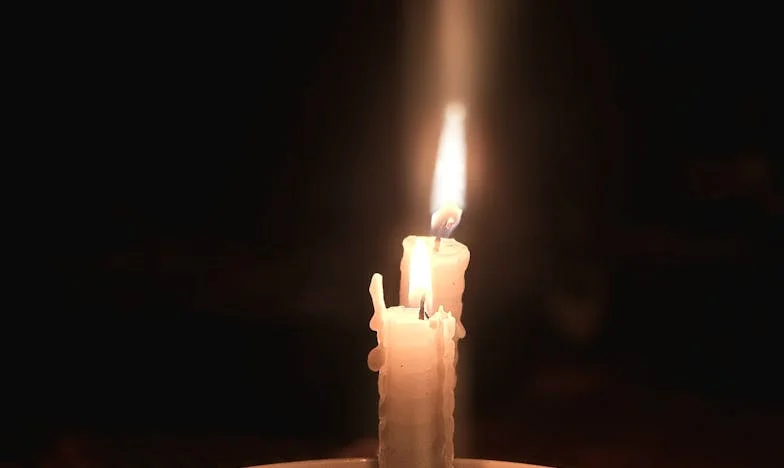 Nie spiesz się z małżeństwem, Emesko! – Ucieczka panny młodej od despotycznej rodziny narzeczonego