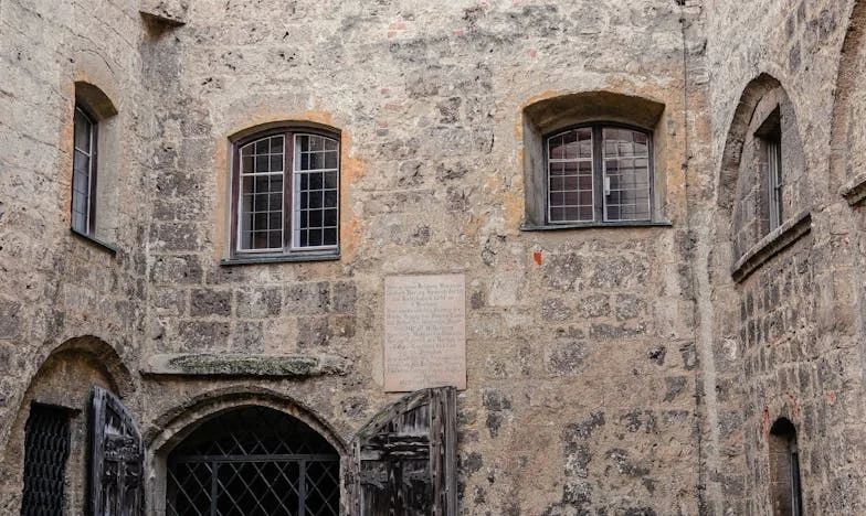 To przecież moje kolczyki! Jak mogły się znaleźć na OLX?