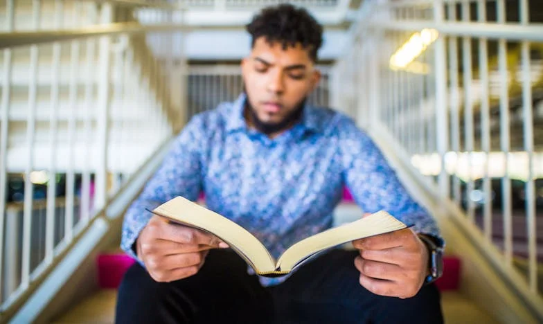 Zrozumiałam za późno: Mój mąż, jego noce i weekendy beze mnie. Moja walka o siebie po pięćdziesiątce