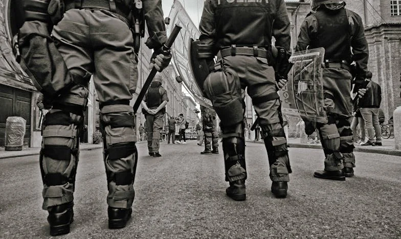 Między dwoma światami: Moja teściowa mieszka z nami, choć nie mieszka tutaj