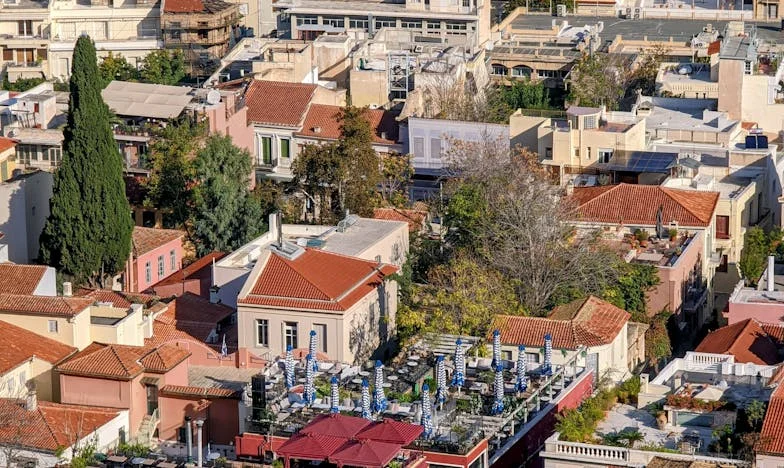 W cieniu pogardy: Córka szukająca swojego głosu