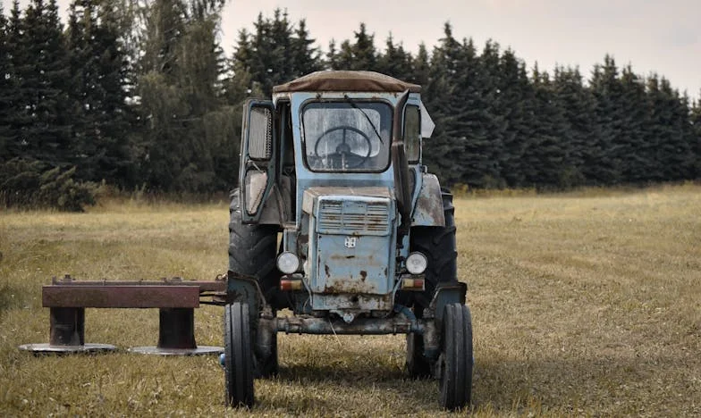Cisza po drugiej stronie stołu – historia o milczeniu, które boli bardziej niż krzyk