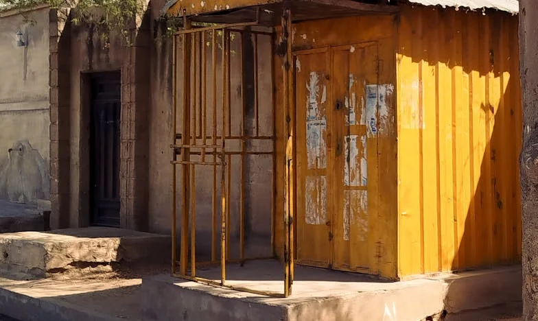 Kiedy dom staje się polem bitwy: Historia rodziny, granic i zdrady