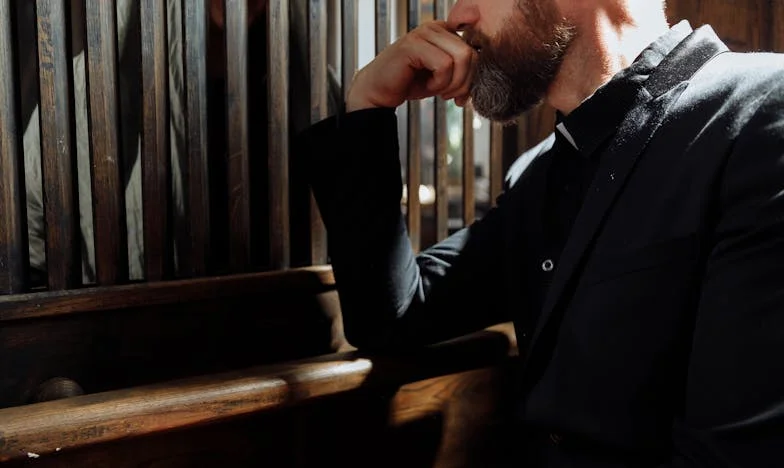 Mój brat odebrał mi mieszkanie, a rodzina się ode mnie odwróciła: Historia zdrady i walki o sprawiedliwość