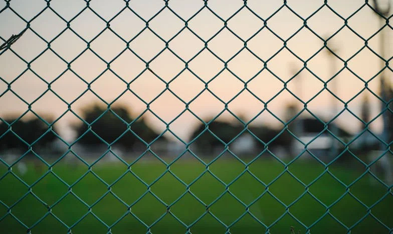 Nasza rocznicowa podróż została odwołana, by pomóc teściowej. Ale ona nas zdradziła.